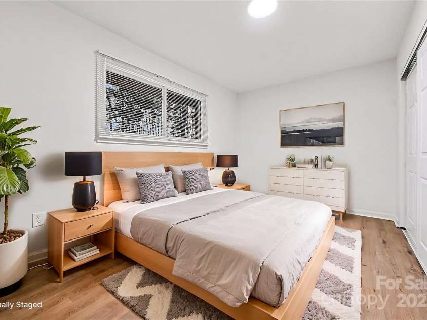 5001 Lakecrest Drive, Charlotte, NC 28215.  MLS# CAR4331302, YatesRealty ID 2152. 