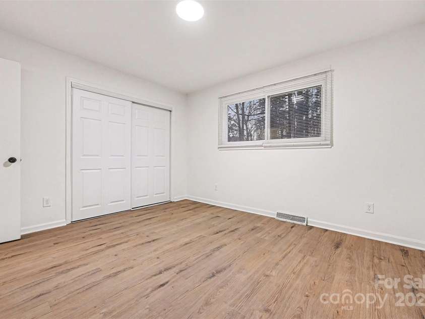 5001 Lakecrest Drive, Charlotte, NC 28215.  MLS# CAR4331302, YatesRealty ID 2152. 