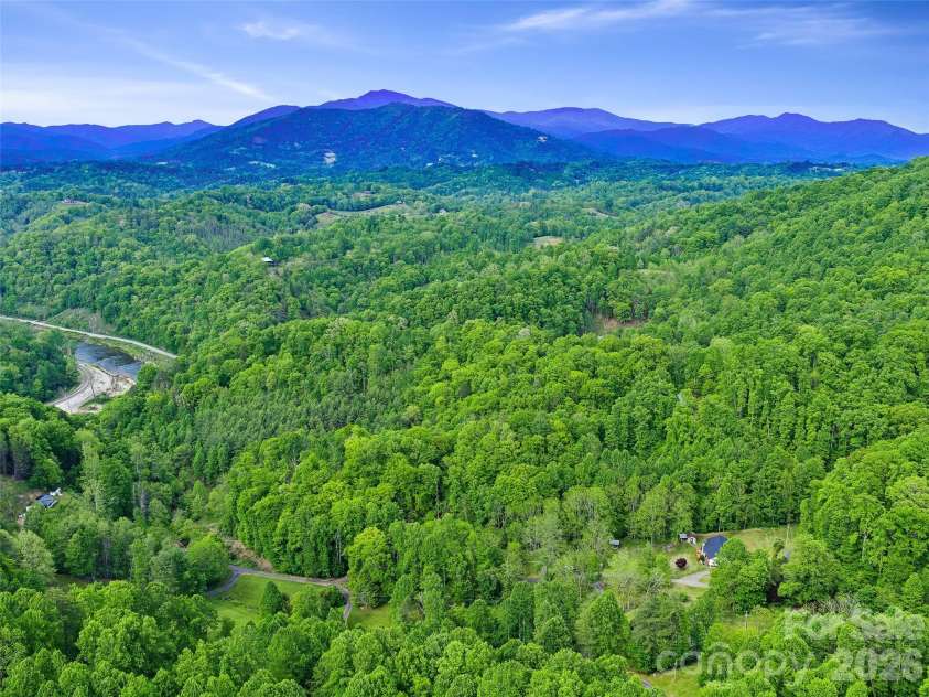 101 Waterwheel Drive, Green Mountain, NC 28740.  MLS# CAR4381594, YatesRealty ID 21520. 