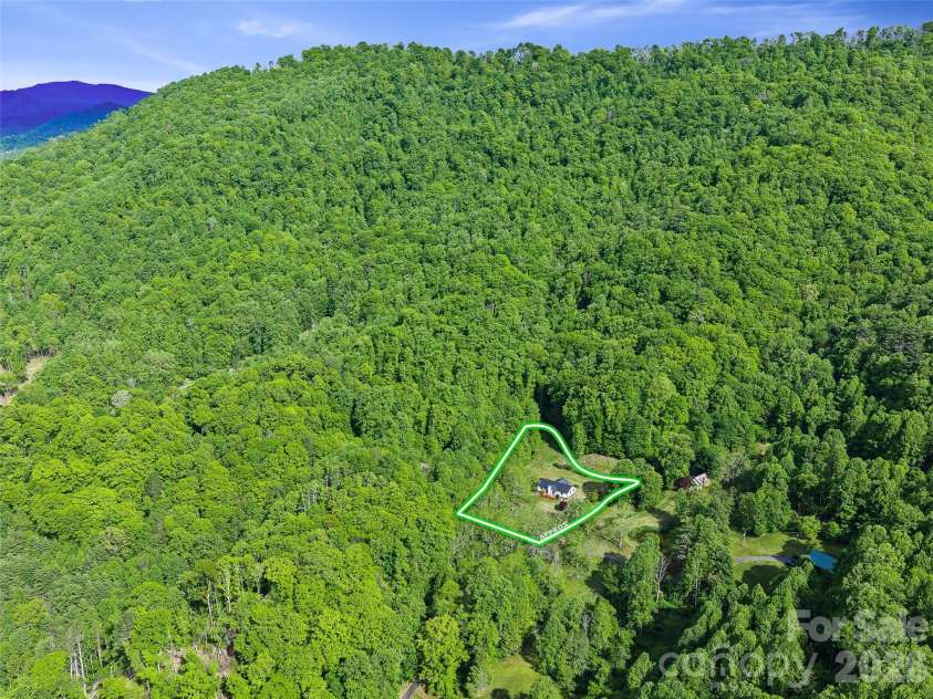 101 Waterwheel Drive, Green Mountain, NC 28740.  MLS# CAR4381594, YatesRealty ID 21520. 