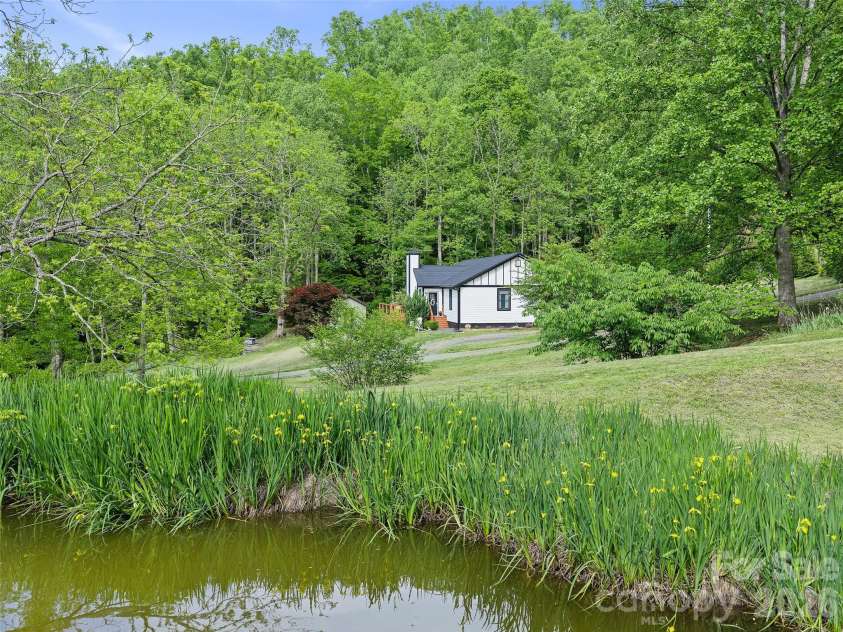 101 Waterwheel Drive, Green Mountain, NC 28740.  MLS# CAR4381594, YatesRealty ID 21520. 