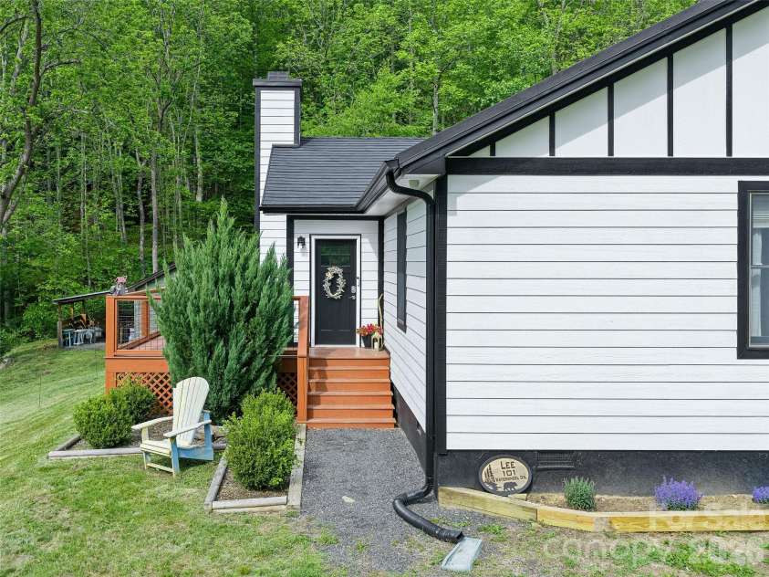 101 Waterwheel Drive, Green Mountain, NC 28740.  MLS# CAR4381594, YatesRealty ID 21520. 