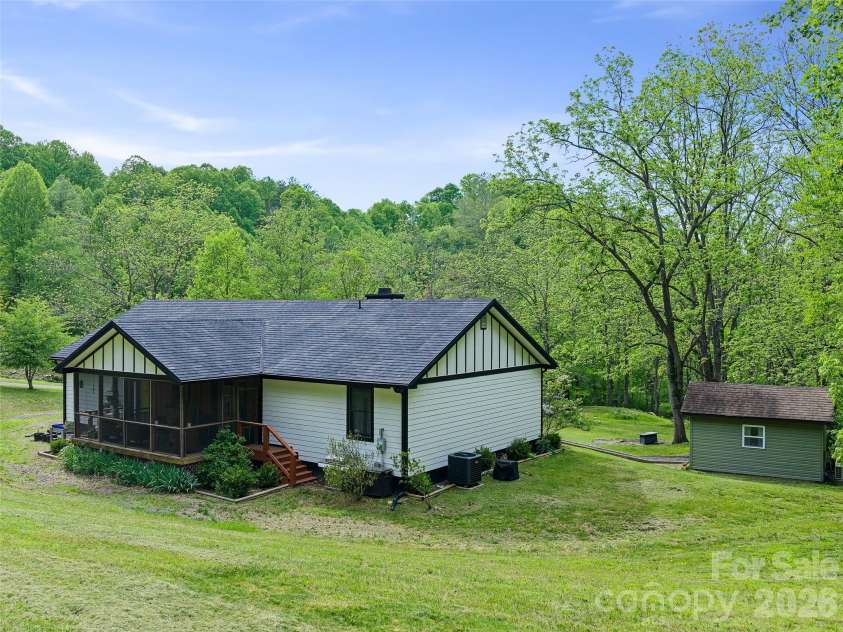 101 Waterwheel Drive, Green Mountain, NC 28740.  MLS# CAR4381594, YatesRealty ID 21520. 