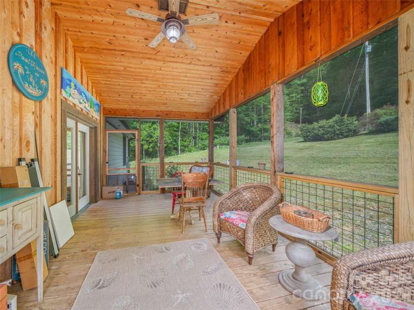 101 Waterwheel Drive, Green Mountain, NC 28740.  MLS# CAR4381594, YatesRealty ID 21520. 
