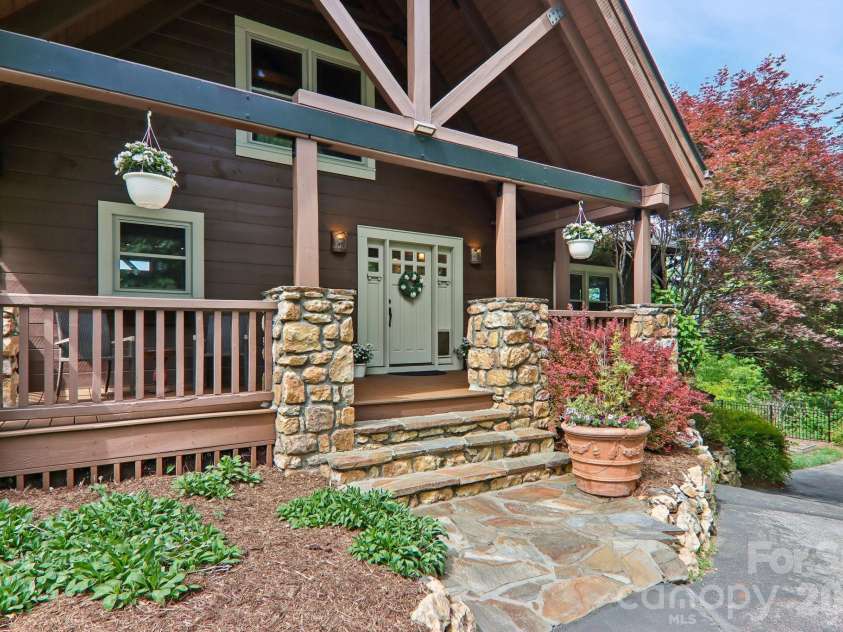 1072 Corsica Lane, Saluda, NC 28773.  MLS# CAR4368192, YatesRealty ID 21521. 