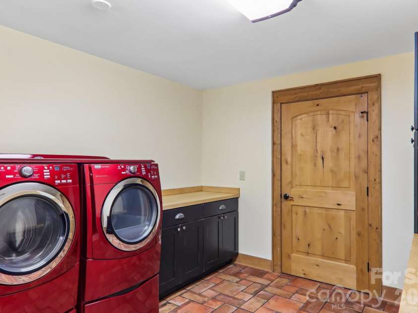 1072 Corsica Lane, Saluda, NC 28773.  MLS# CAR4368192, YatesRealty ID 21521. 