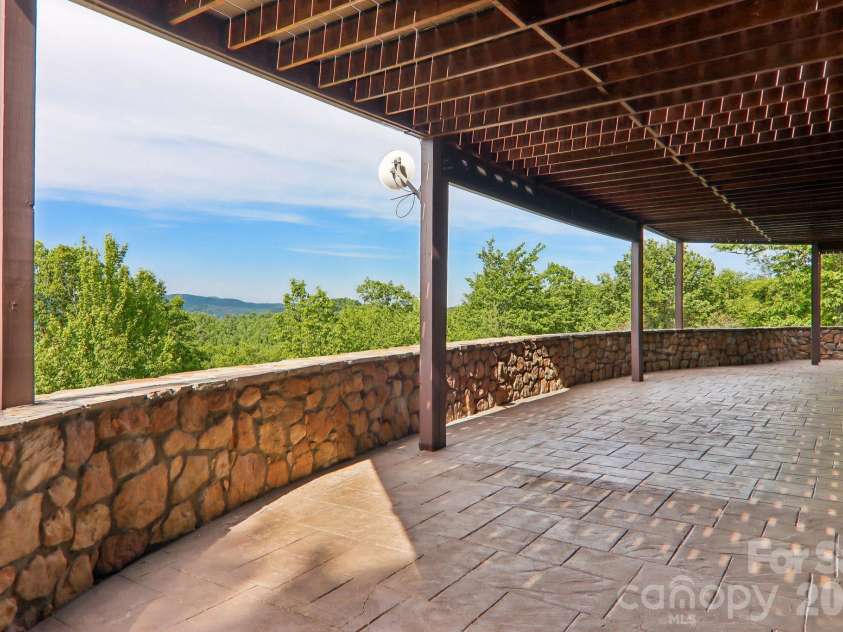 1072 Corsica Lane, Saluda, NC 28773.  MLS# CAR4368192, YatesRealty ID 21521. 