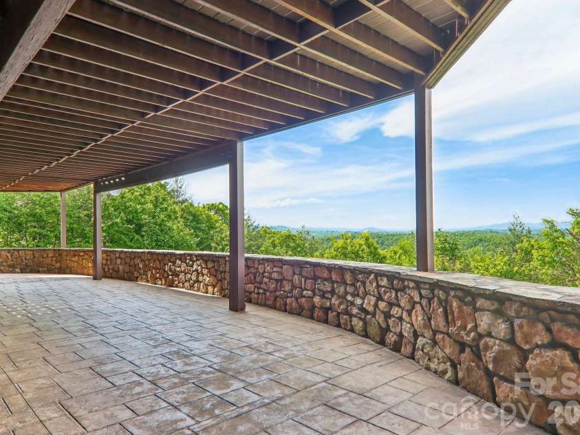 1072 Corsica Lane, Saluda, NC 28773.  MLS# CAR4368192, YatesRealty ID 21521. 