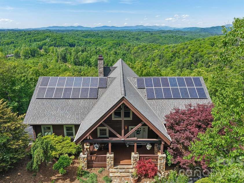 1072 Corsica Lane, Saluda, NC 28773.  MLS# CAR4368192, YatesRealty ID 21521. 