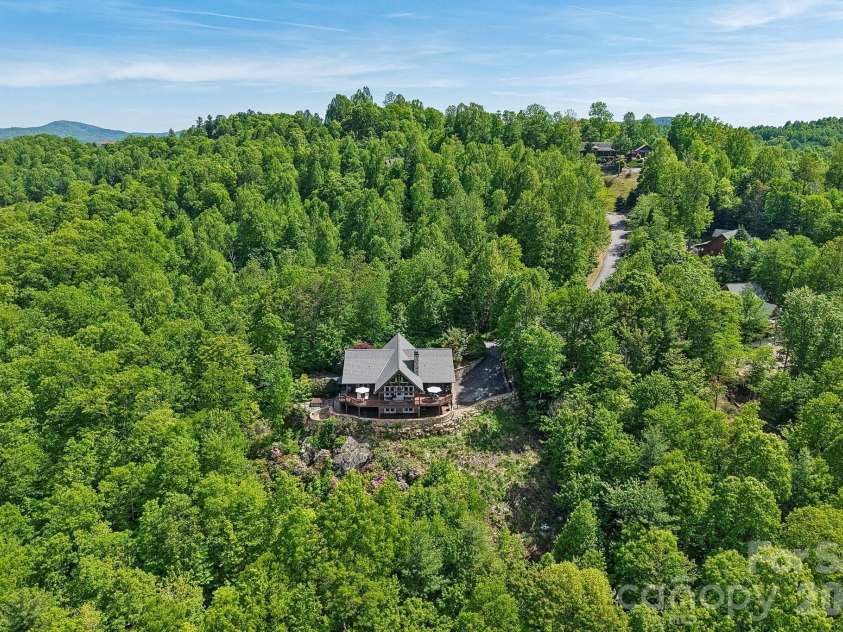 1072 Corsica Lane, Saluda, NC 28773.  MLS# CAR4368192, YatesRealty ID 21521. 