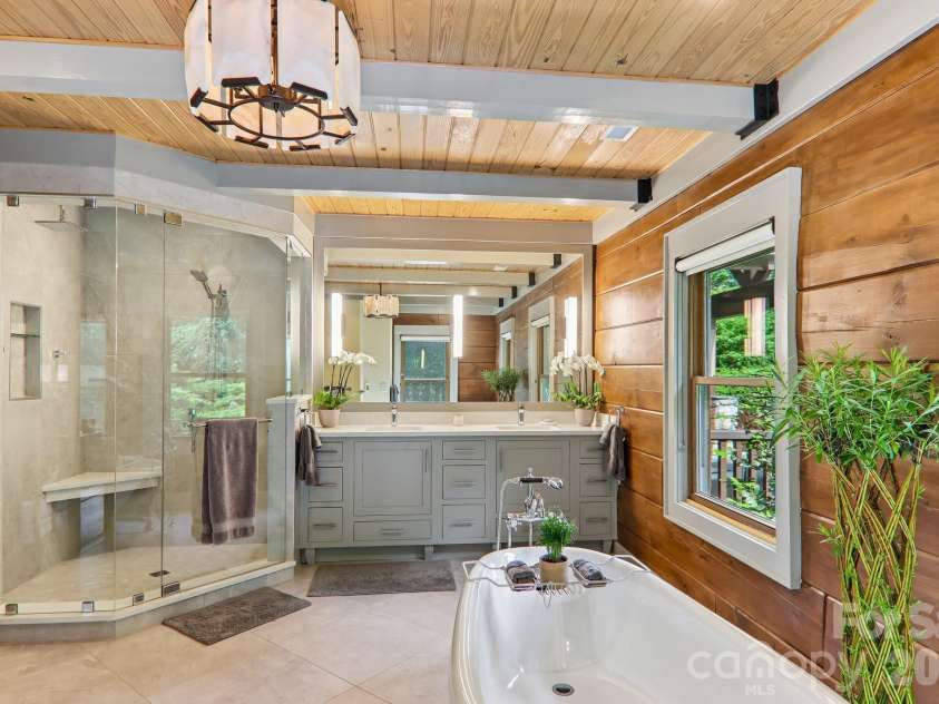 1072 Corsica Lane, Saluda, NC 28773.  MLS# CAR4368192, YatesRealty ID 21521. Primary Suite