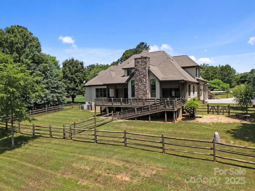 14010 McCord Road, Huntersville, NC 28078.  MLS# CAR4256441, YatesRealty ID 21521. 