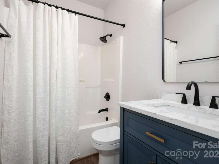 44 White Thorn Drive, Alexander, NC 28701.  MLS# CAR4253765, YatesRealty ID 21522. Full Bathroom in Basement