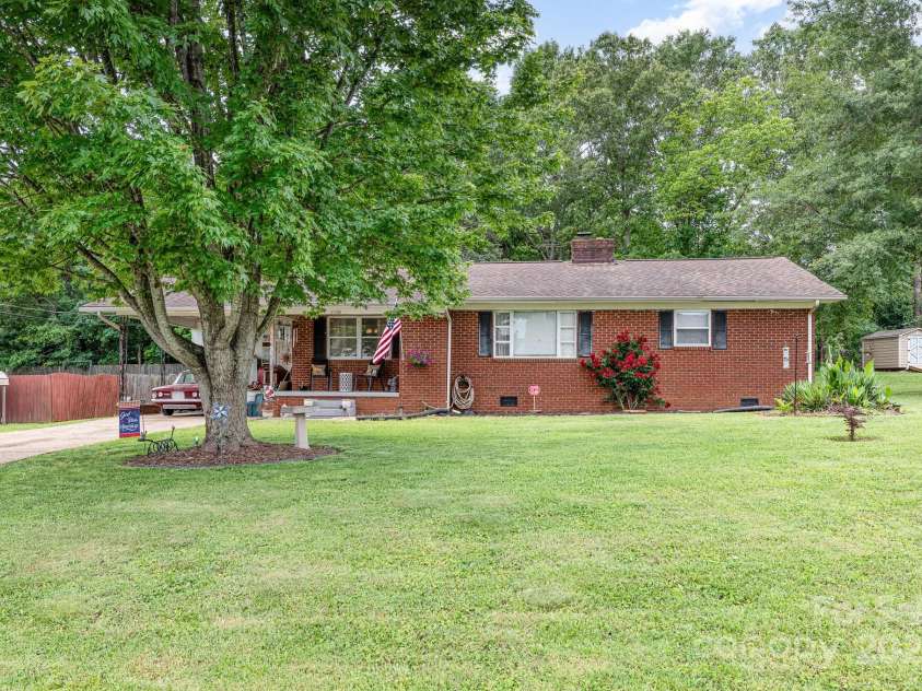 2210 Joes Lake Road, Shelby, NC 28152.  MLS# CAR4264749, YatesRealty ID 21523. 