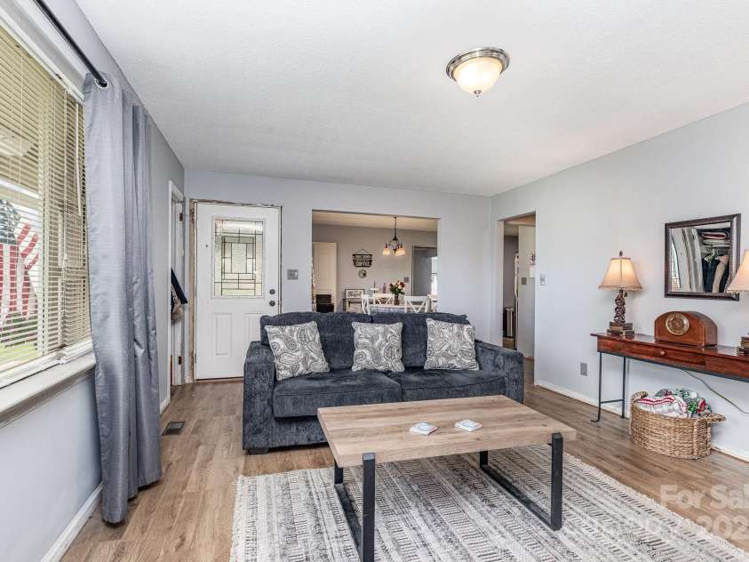 2210 Joes Lake Road, Shelby, NC 28152.  MLS# CAR4264749, YatesRealty ID 21523. 