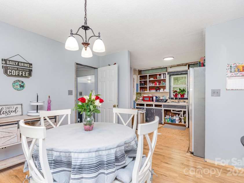 2210 Joes Lake Road, Shelby, NC 28152.  MLS# CAR4264749, YatesRealty ID 21523. 