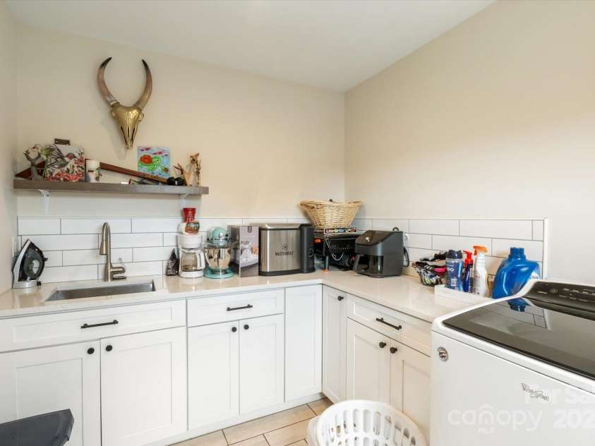 78 Grace Estates Drive, Marion, NC 28752.  MLS# CAR4258253, YatesRealty ID 21524. 