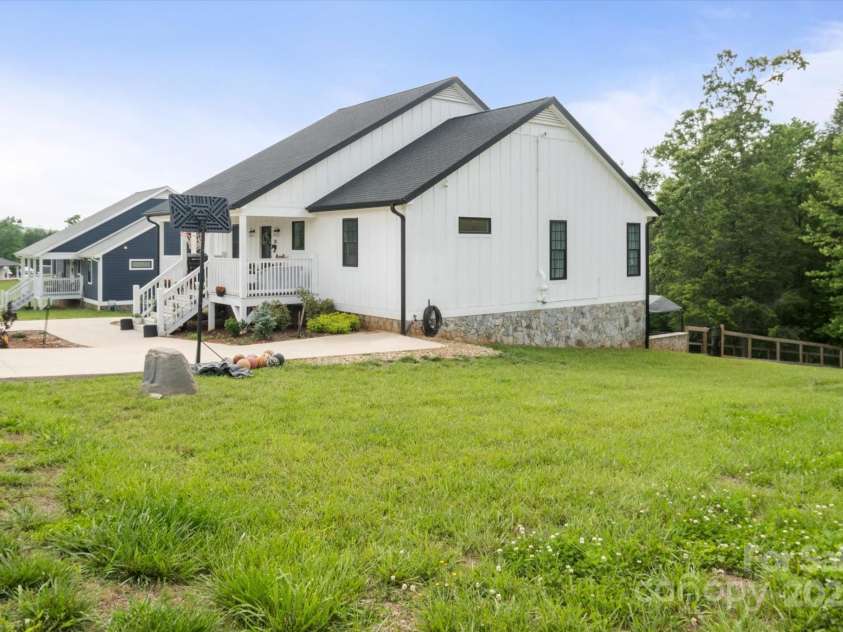 78 Grace Estates Drive, Marion, NC 28752.  MLS# CAR4258253, YatesRealty ID 21524. 