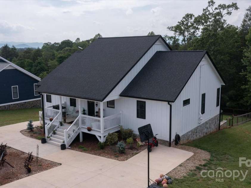 78 Grace Estates Drive, Marion, NC 28752.  MLS# CAR4258253, YatesRealty ID 21524. 