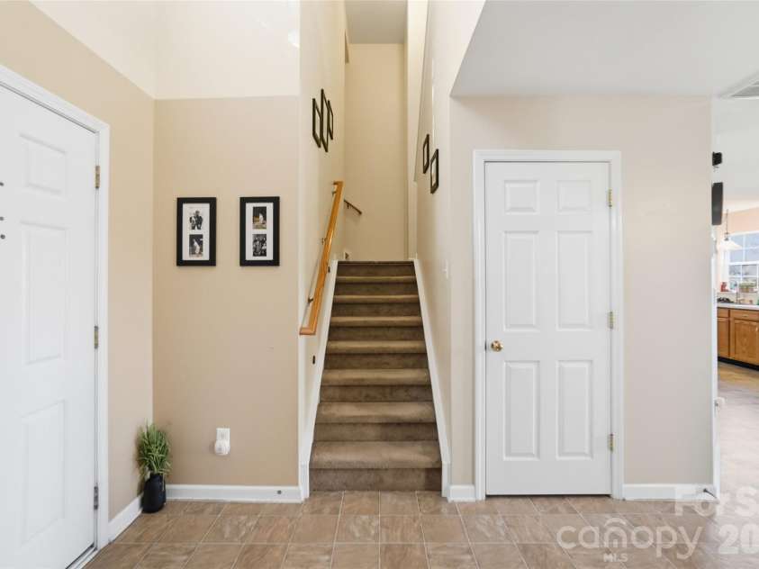 111 Austin Run Court, Kannapolis, NC 28083.  MLS# CAR4360430, YatesRealty ID 21525. 