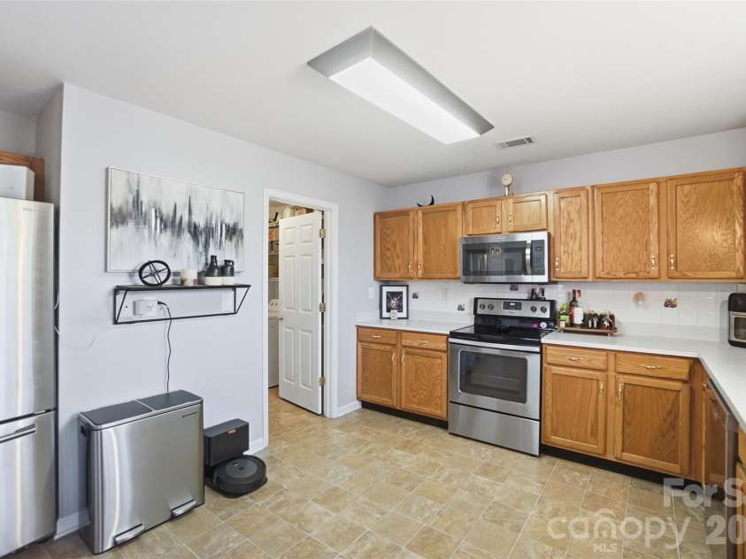 111 Austin Run Court, Kannapolis, NC 28083.  MLS# CAR4360430, YatesRealty ID 21525. 