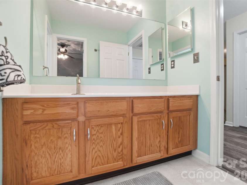 111 Austin Run Court, Kannapolis, NC 28083.  MLS# CAR4360430, YatesRealty ID 21525. 