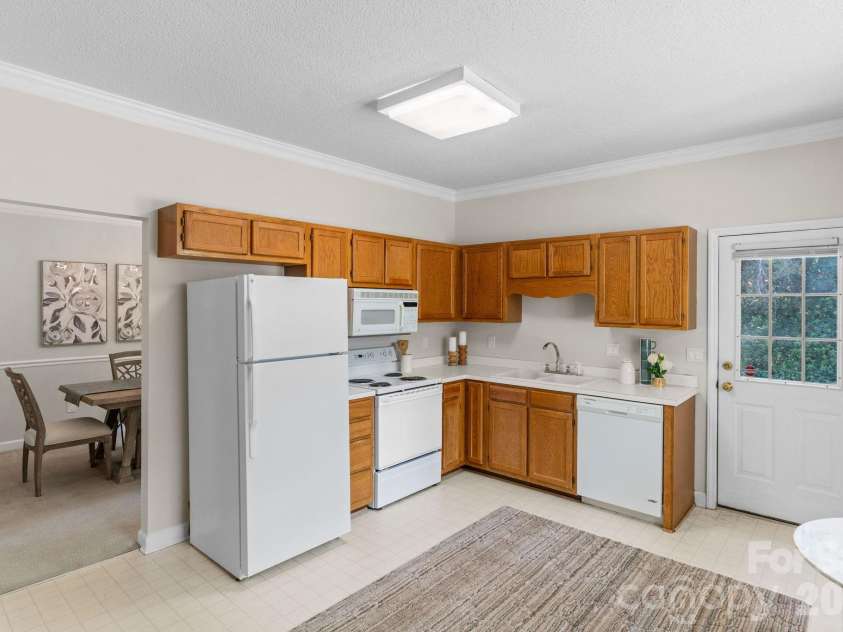 300 Armour Street, Davidson, NC 28036.  MLS# CAR4374388, YatesRealty ID 21526. All appliances convey!