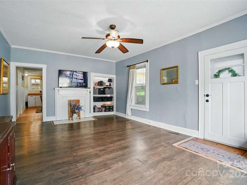 435 Sixteenth Street, Cramerton, NC 28032.  MLS# CAR4265695, YatesRealty ID 21526. 