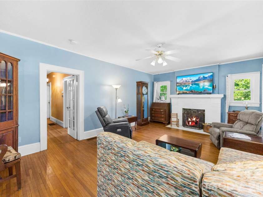 2030 South Point Road, Belmont, NC 28012.  MLS# CAR4374065, YatesRealty ID 21527. 