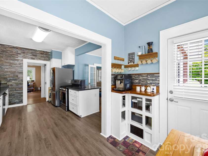 2030 South Point Road, Belmont, NC 28012.  MLS# CAR4374065, YatesRealty ID 21527. 