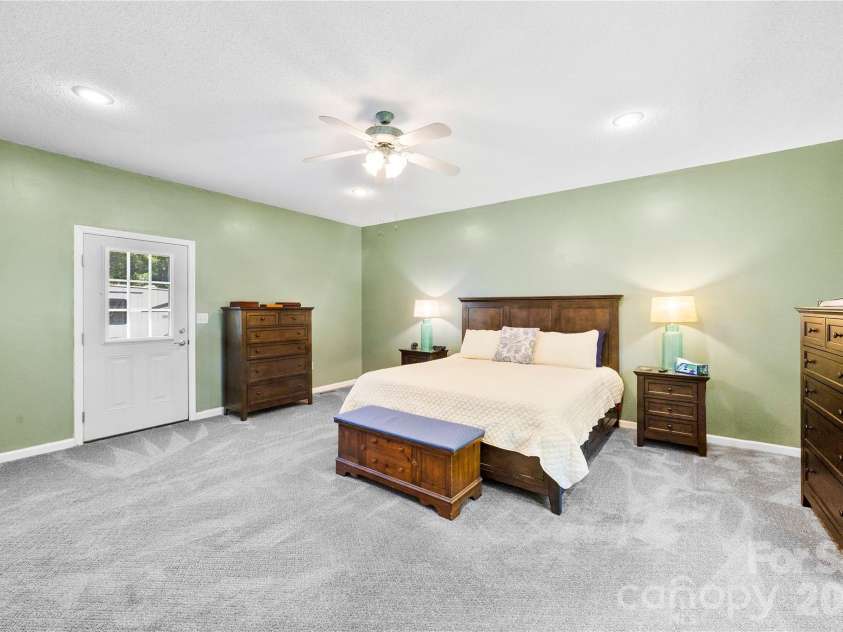 2030 South Point Road, Belmont, NC 28012.  MLS# CAR4374065, YatesRealty ID 21527. 