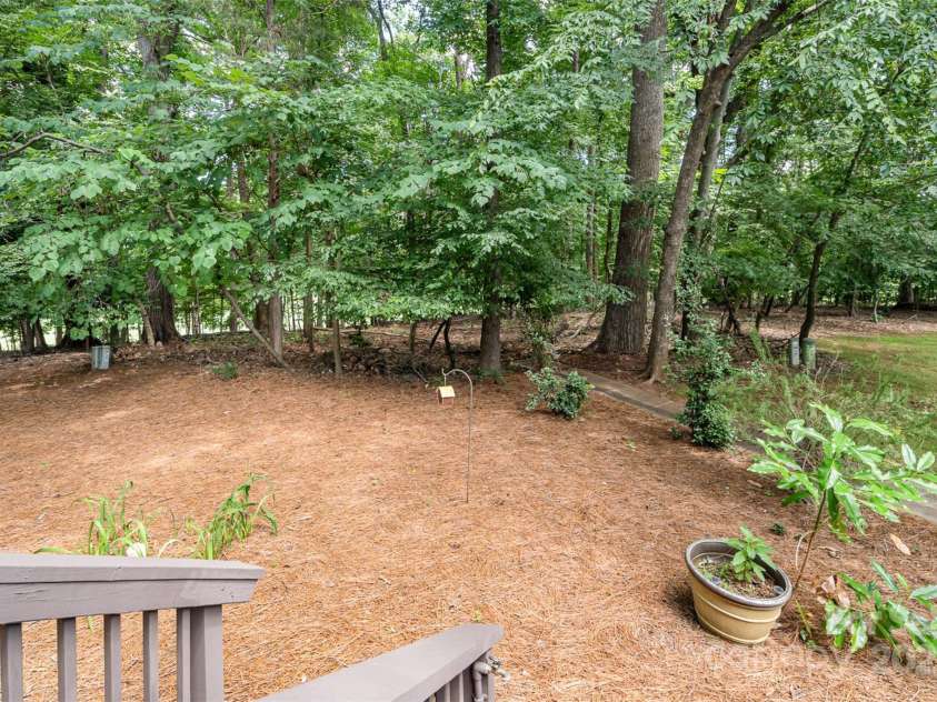 4725 Rounding Run Road, Charlotte, NC 28277.  MLS# CAR4271495, YatesRealty ID 21527. Backing to common area and the golf course means that you will have this privacy forever.