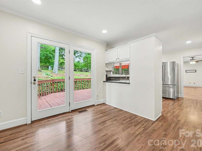 212 Rose Arbor Lane, Matthews, NC 28105.  MLS# CAR4374309, YatesRealty ID 21528. 