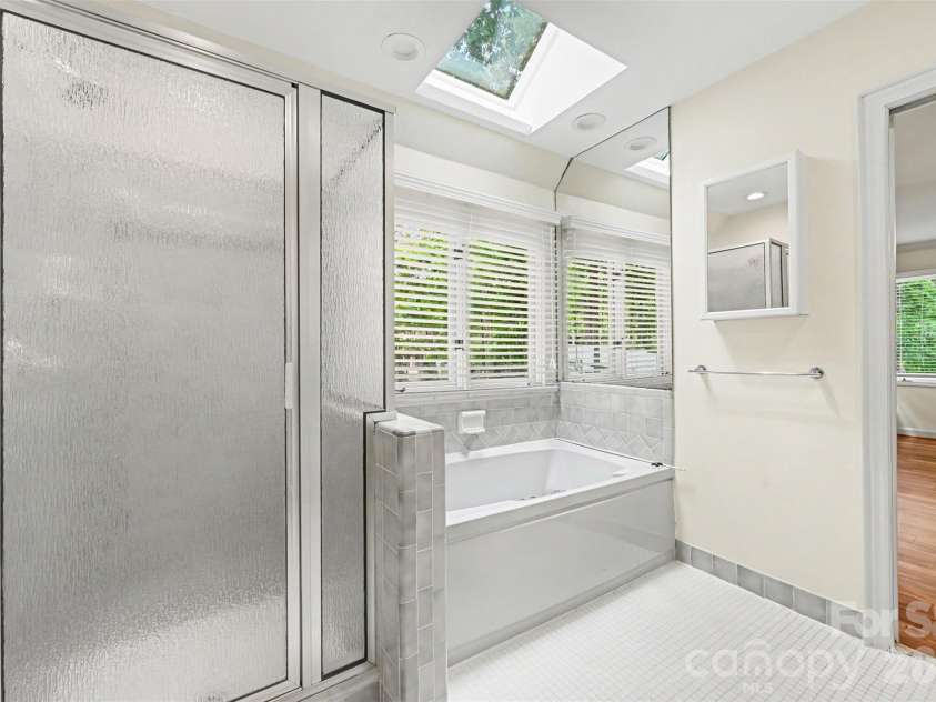 212 Rose Arbor Lane, Matthews, NC 28105.  MLS# CAR4374309, YatesRealty ID 21528. 