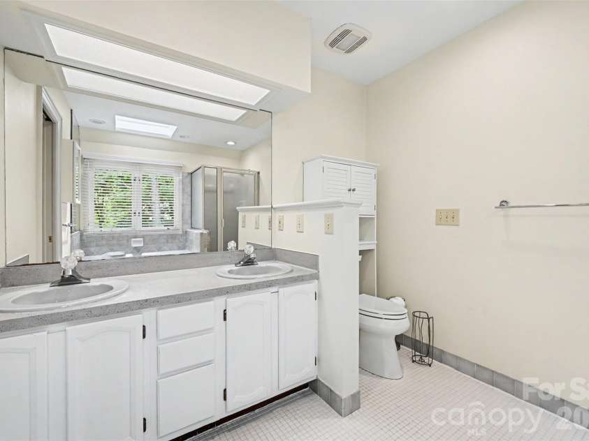 212 Rose Arbor Lane, Matthews, NC 28105.  MLS# CAR4374309, YatesRealty ID 21528. 