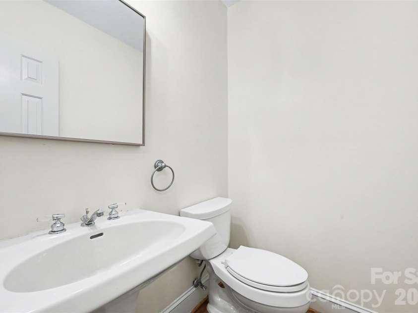 212 Rose Arbor Lane, Matthews, NC 28105.  MLS# CAR4374309, YatesRealty ID 21528. 
