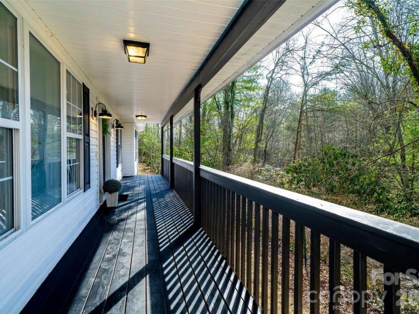 11 Twin Lakes Drive, Fletcher, NC 28732.  MLS# CAR4340205, YatesRealty ID 21529. 