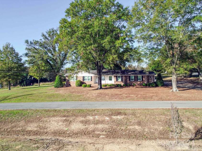 164 New York Avenue, Peachland, NC 28133.  MLS# CAR4197533, YatesRealty ID 2153. 