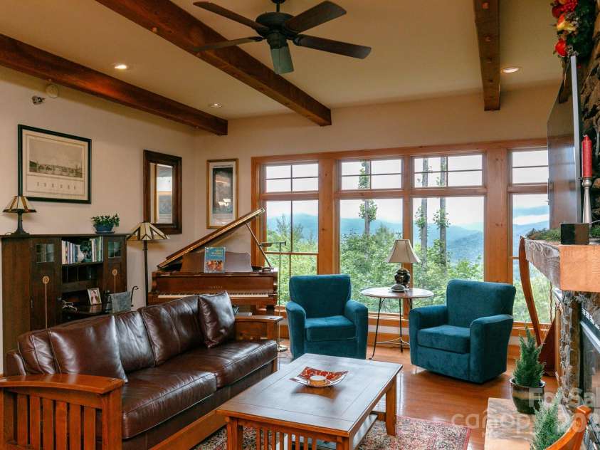 47 Creekside Way, Burnsville, NC 28714.  MLS# CAR4161071, YatesRealty ID 2153. 