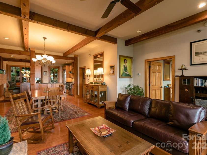 47 Creekside Way, Burnsville, NC 28714.  MLS# CAR4161071, YatesRealty ID 2153. 