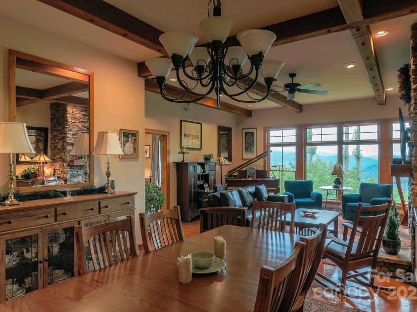 47 Creekside Way, Burnsville, NC 28714.  MLS# CAR4161071, YatesRealty ID 2153. 