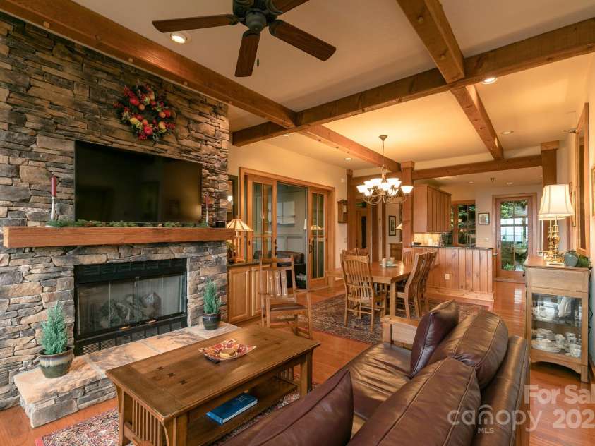 47 Creekside Way, Burnsville, NC 28714.  MLS# CAR4161071, YatesRealty ID 2153. 