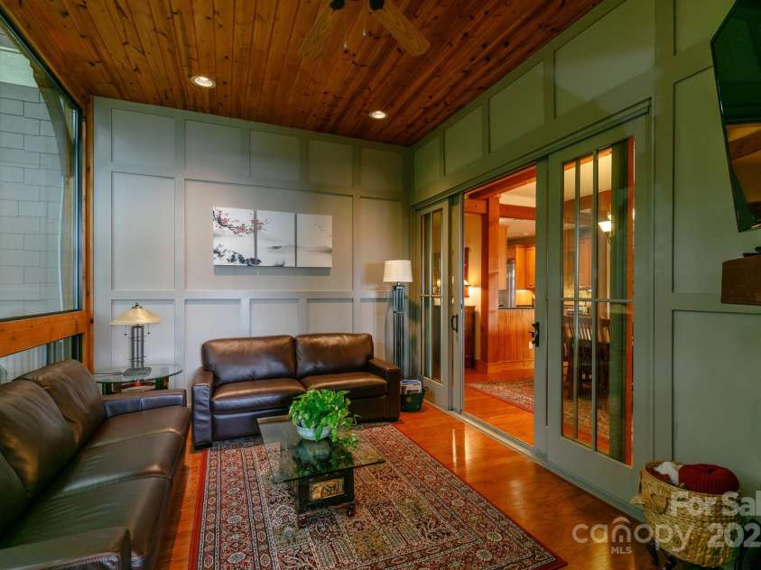 47 Creekside Way, Burnsville, NC 28714.  MLS# CAR4161071, YatesRealty ID 2153. 