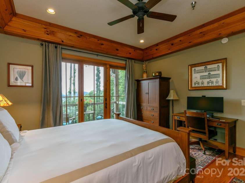 47 Creekside Way, Burnsville, NC 28714.  MLS# CAR4161071, YatesRealty ID 2153. 