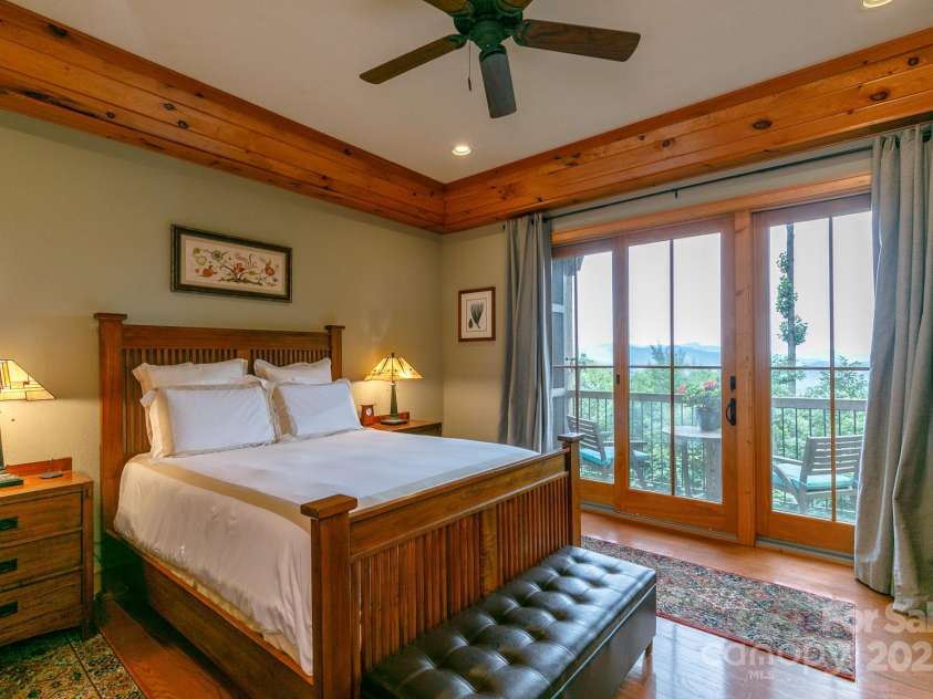 47 Creekside Way, Burnsville, NC 28714.  MLS# CAR4161071, YatesRealty ID 2153. 