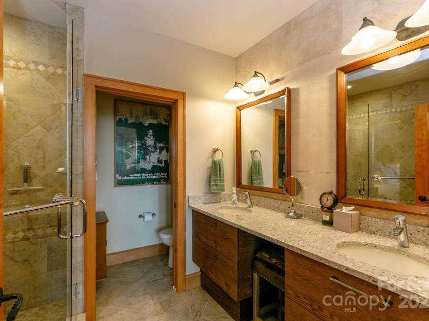 47 Creekside Way, Burnsville, NC 28714.  MLS# CAR4161071, YatesRealty ID 2153. 