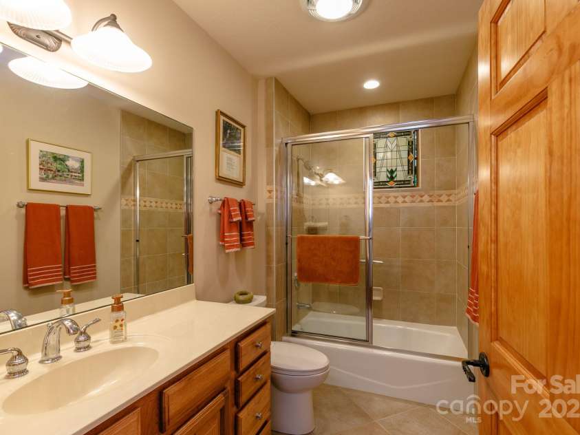 47 Creekside Way, Burnsville, NC 28714.  MLS# CAR4161071, YatesRealty ID 2153. 