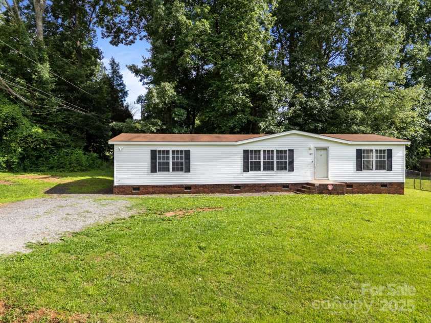 1011 Rachel Lane, Salisbury, NC 28147.  MLS# CAR4269437, YatesRealty ID 21530. 
