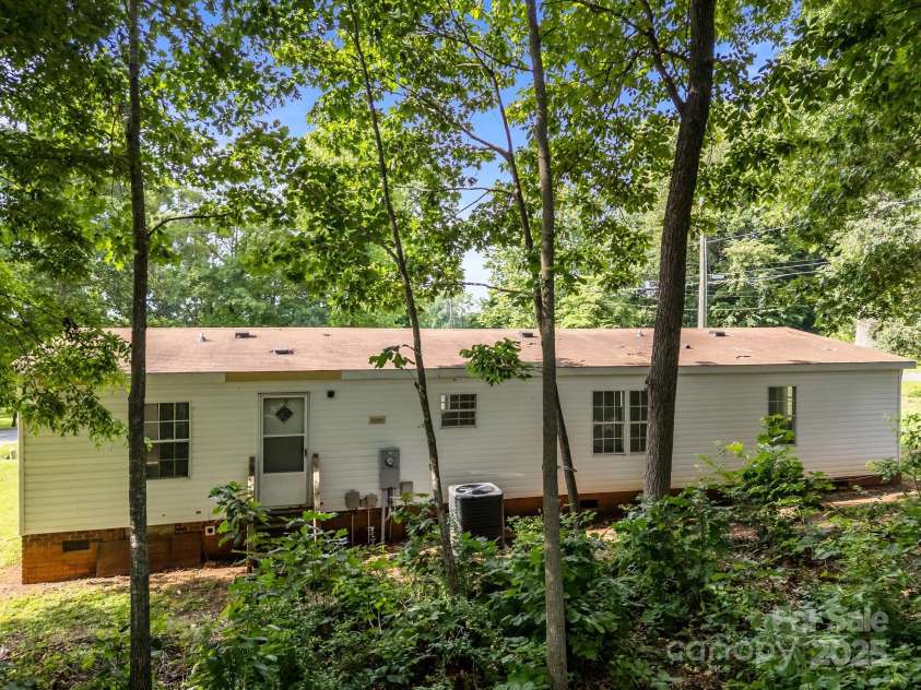 1011 Rachel Lane, Salisbury, NC 28147.  MLS# CAR4269437, YatesRealty ID 21530. 