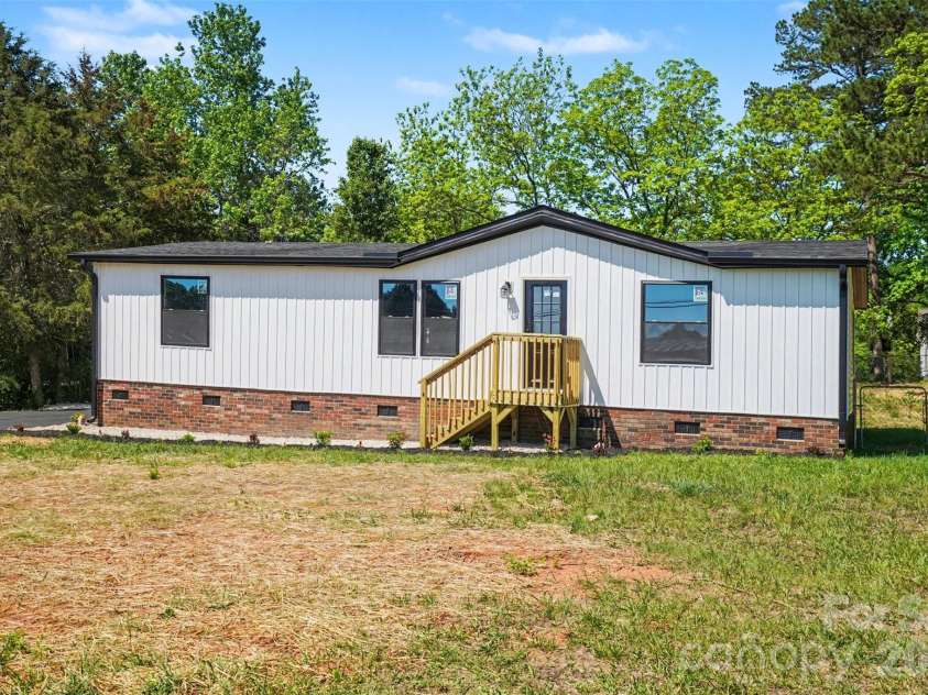 212 Upright Street, Landis, NC 28088.  MLS# CAR4373777, YatesRealty ID 21530. 